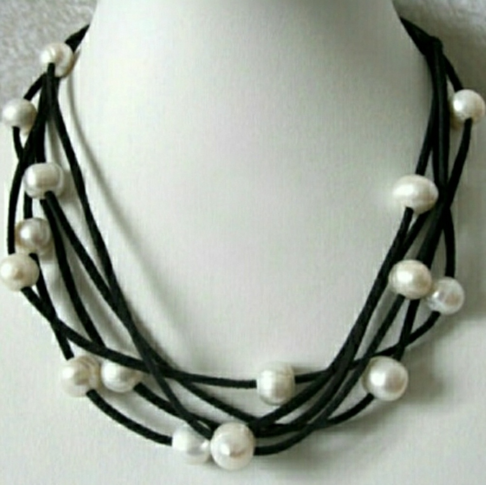 Freshwater Pearls Necklace w/Suede Cord